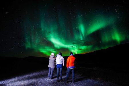 Northern Lights Hunt from Rovaniemi with Folk Tales and Snacks over Campfire