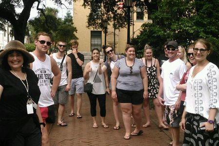 Savannah Stroll: Guided Sightseeing & History Walking Tour of Savannah