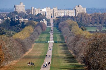 Windsor, Oxford and Stonehenge Private Tour with Tickets