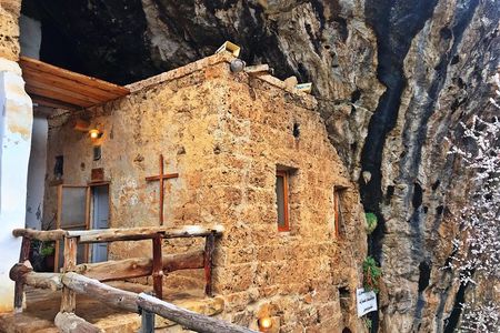Hike St Lichaa Monastery to Qannoubine Monastery - Qadisha Valley