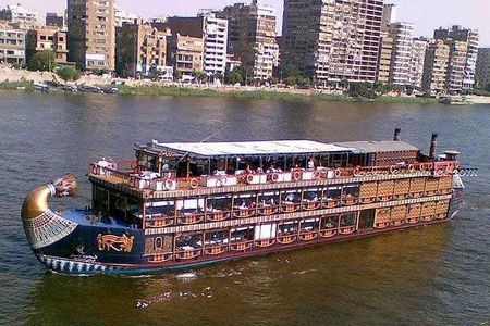 Nile dinner cruise in Cairo with transfer