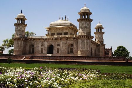 Taj Mahal Sunrise Tour from New Delhi