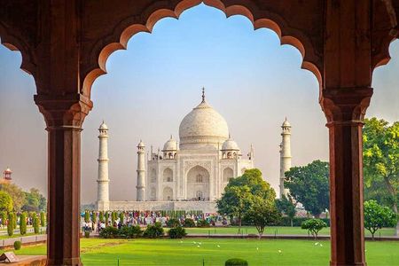 From Delhi : Private Taj Mahal & Agra Fort Tour by Car