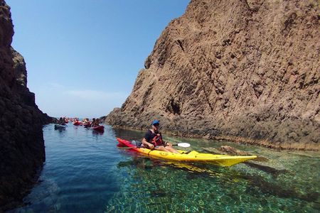 Cabo de Gata Active. Guided kayak and snorkel route through coves of the Natural Park