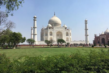 Private Day Tour of Tajmahal from Delhi With Fatehpur Sikri