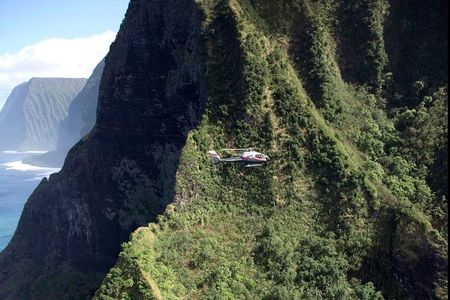 Deluxe Helicopter Tour of Molokai and Maui