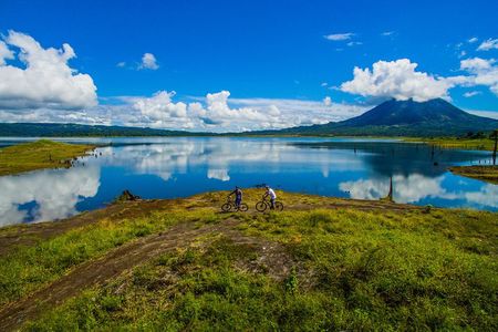 Biking Tour around Arenal Volcano and Lake