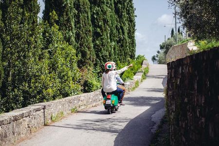 Florence Vespa Tour: Tuscan Hills and Italian Cuisine