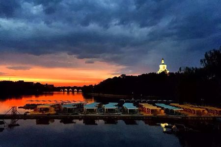 Private Beijing Hutong Night Tour: Street Food & Houhai Walk