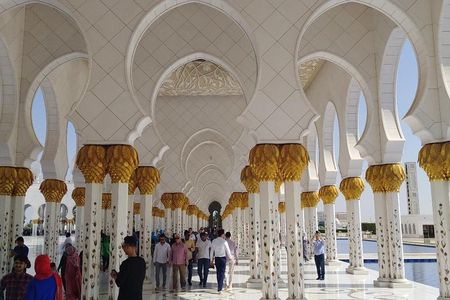 Private 10 hours tour : Dubai city and Abu Dhabi city highlights 
