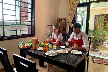 Cooking with Jolie in Hoi An and Lantern making class (JHA4)