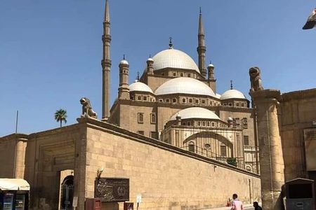 Day Tour to Egyptian Museum, Citadel and Bazzar in Cairo