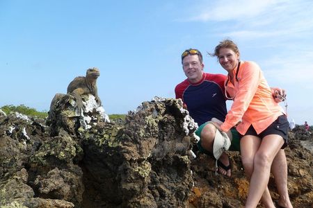 4-Day Galapagos Experience: Los Tuneles, Bay Tour + extra night