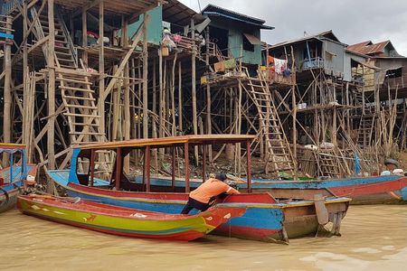 1Day Private Tour: Kampong Kleng floating village and Beng Mealea temple. 