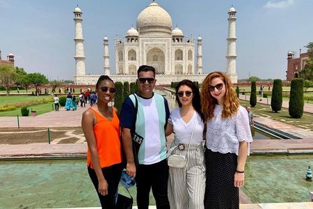 Taj Mahal Trip with Overnight Stay