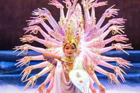 3-Day Dunhuang VIP Silk Road Tour: Mogao Grottoes and Han Great Wall