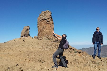 Roque Nublo: hiking on volcanoes with Sky Rebels