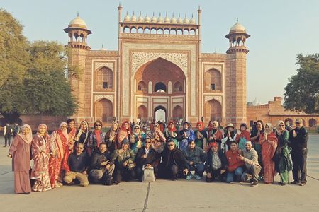 Same day tour with private car Delhi to Agra