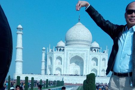 Full day Agra city tour by car