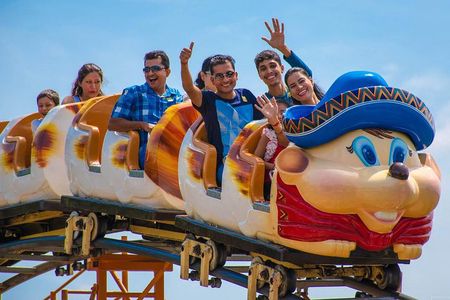 Dream World & Snow Town in Bangkok with Return Transfer & Lunch