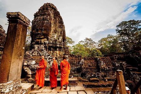 One day Angkor Wat tour with Sunset and major temples 
