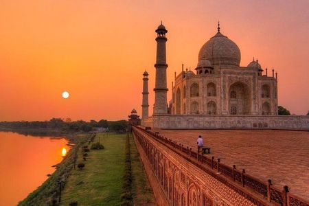 Same Day Taj Mahal Tour By Car from Delhi