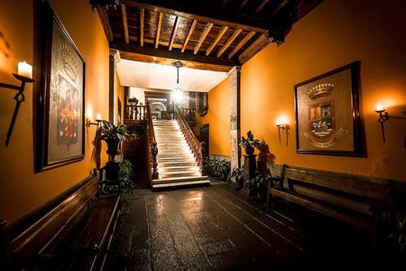 Colonial Casa Aliaga, Museo Central & Pisco Tasting