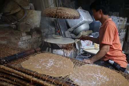 Tho Ha Handicraft Village Tour Making Rice Crackers; Local Market