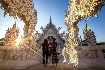 Half Day Chiang Rai City Tour including White Temple & Wat Phra Kaew