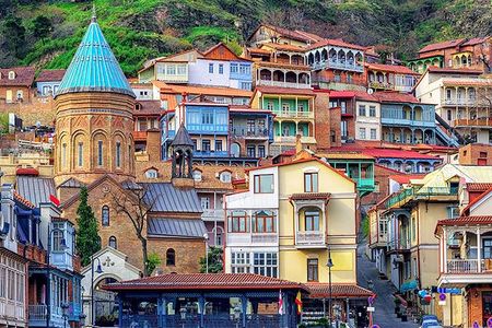 4 Group Tours Including Airport Transfers