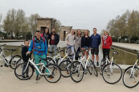 Madrid Fun and Sightseeing Bike Tour 