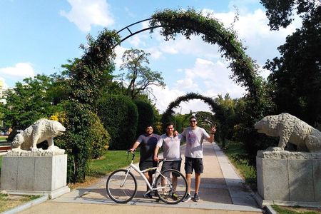 Madrid Parks Bike or e-bike Tour: Riverside & Casa de Campo