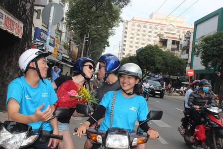 Private Sagion City tour by motorbike