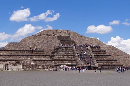 4-Day Teotihuacan, Guadalupe Shrine, Xochimilco,Taxco and Puebla Guided Tour