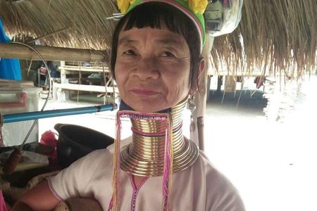 Chiang Mai-Chiang Rai:White-Black-Blue Temple-Golden Triangle-Keren-Boat Trip