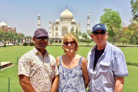 From Delhi : Taj Mahal Sunrise & Agra Day tour with 5* Breakfast