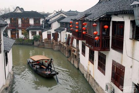 Private Tour:Zhujiajiao Water Town, Shanghai Tower & Maglev Train