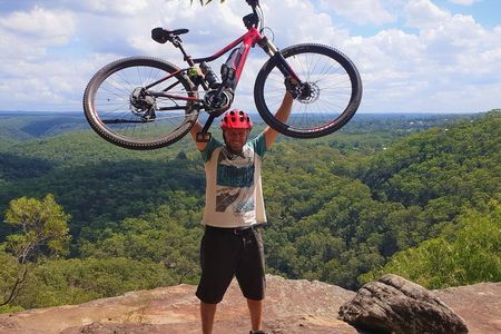 Blue Labyrinth PRIVATE Tour: Sydney Blue Mountains by E-Bike 