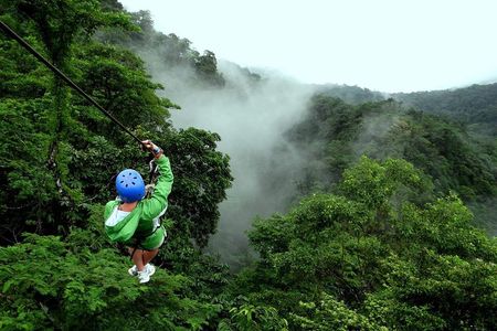 Arenal 12 Zipline Cables Experience Fly over La Fortuna Waterfall