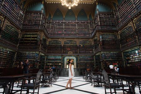 VIP Customized Private Tour with a Photographer