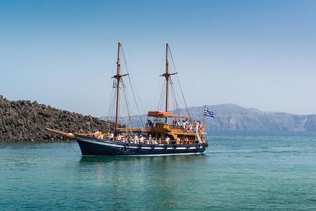 Santorini Volcano Sunset Cruise with Dinner