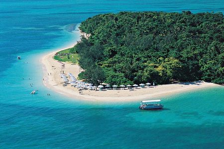 Green Island Full Day Trip from Cairns with City Transfers