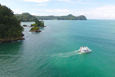 Catamaran Cruise from Manuel Antonio with Snorkeling