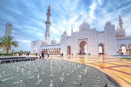 Private Abu Dhabi Tour - Exclusive Vehicle