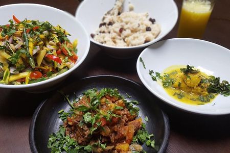 Community project cooking class and Medellin social transformation tour