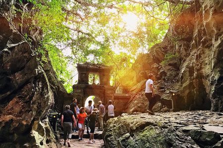 Marble Mountains, Stone Carving Village & Linh Ung Pagoda