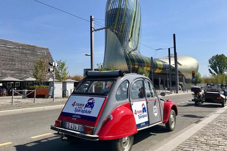 Private City Tour of Bordeaux in a Citroën 2CV - 1h30