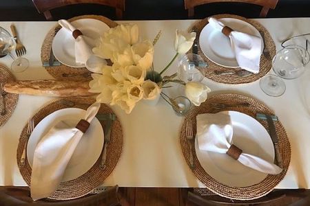 Dine With a Bordeaux Local in a Chartrons / Jardin Public Home