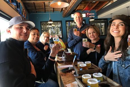 Gourmet Dinner Tour Including Local Beer, Wine and City Highlights