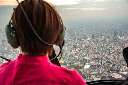 30-Min Tokyo Central Heli Tour for 3 – Asakusa, Skytree, Shinjuku
